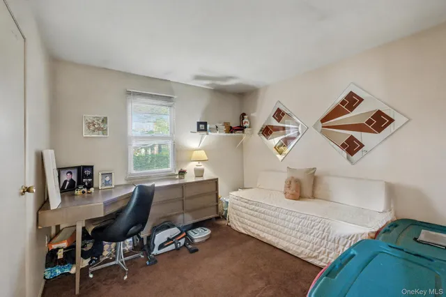 $829,000 | 111 Shinbone Lane, Commack, NY 11725