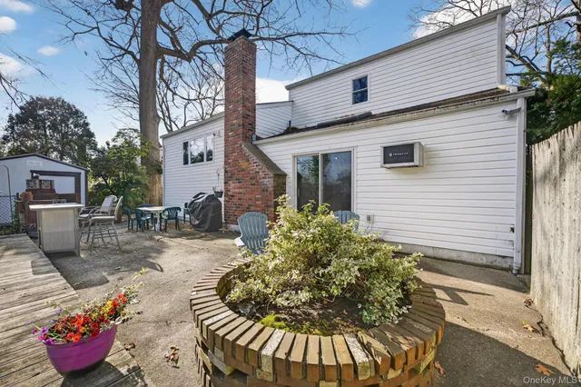 $829,000 | 111 Shinbone Lane, Commack, NY 11725