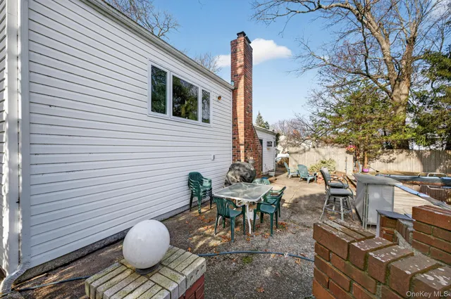 $829,000 | 111 Shinbone Lane, Commack, NY 11725