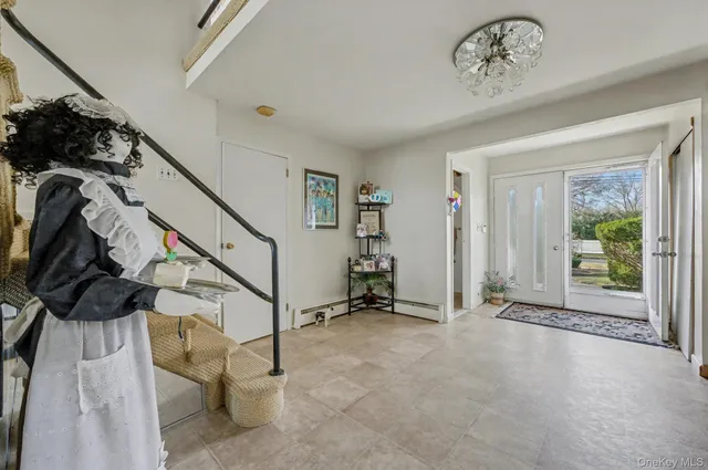 $829,000 | 111 Shinbone Lane, Commack, NY 11725