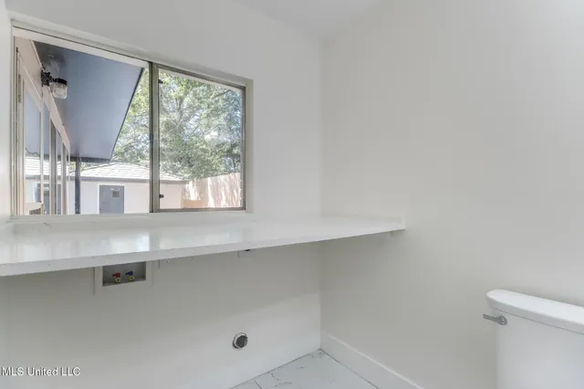 $2,450 | 175 St Charles Avenue, Biloxi, MS 39530