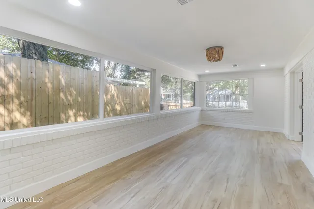 $2,450 | 175 St Charles Avenue, Biloxi, MS 39530