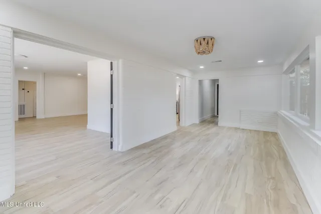 $2,450 | 175 St Charles Avenue, Biloxi, MS 39530