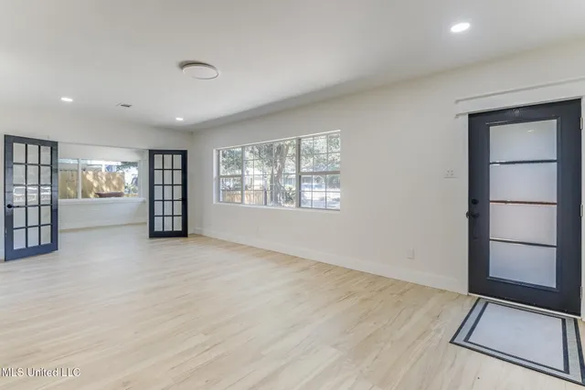 $2,450 | 175 St Charles Avenue, Biloxi, MS 39530