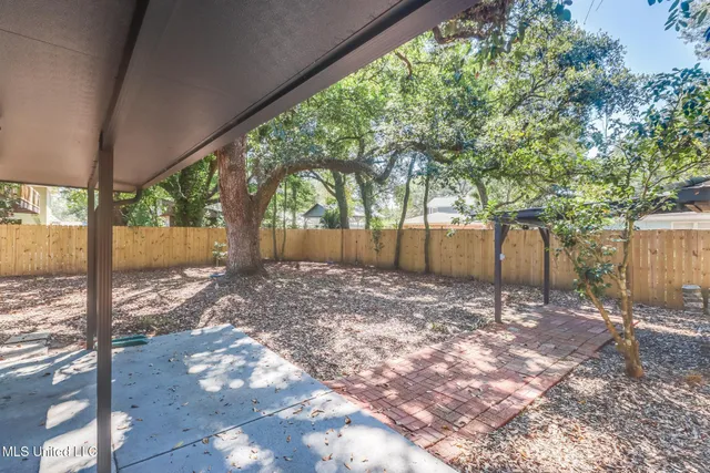 $2,450 | 175 St Charles Avenue, Biloxi, MS 39530