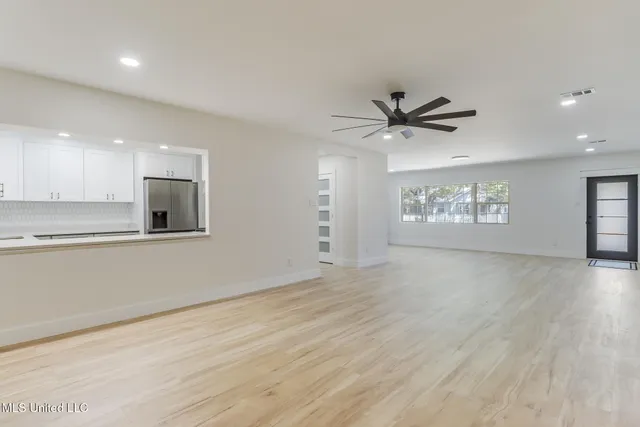 $2,450 | 175 St Charles Avenue, Biloxi, MS 39530