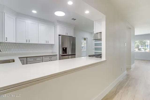 $2,450 | 175 St Charles Avenue, Biloxi, MS 39530