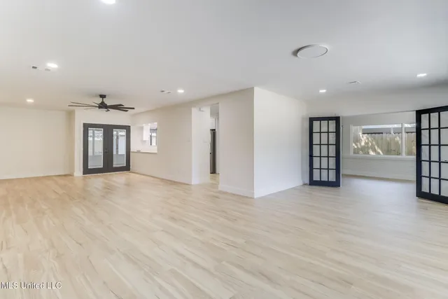 $2,450 | 175 St Charles Avenue, Biloxi, MS 39530