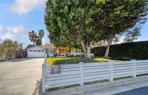 $2,295,000 | 389 Mira Loma Place, Costa Mesa, CA 92627