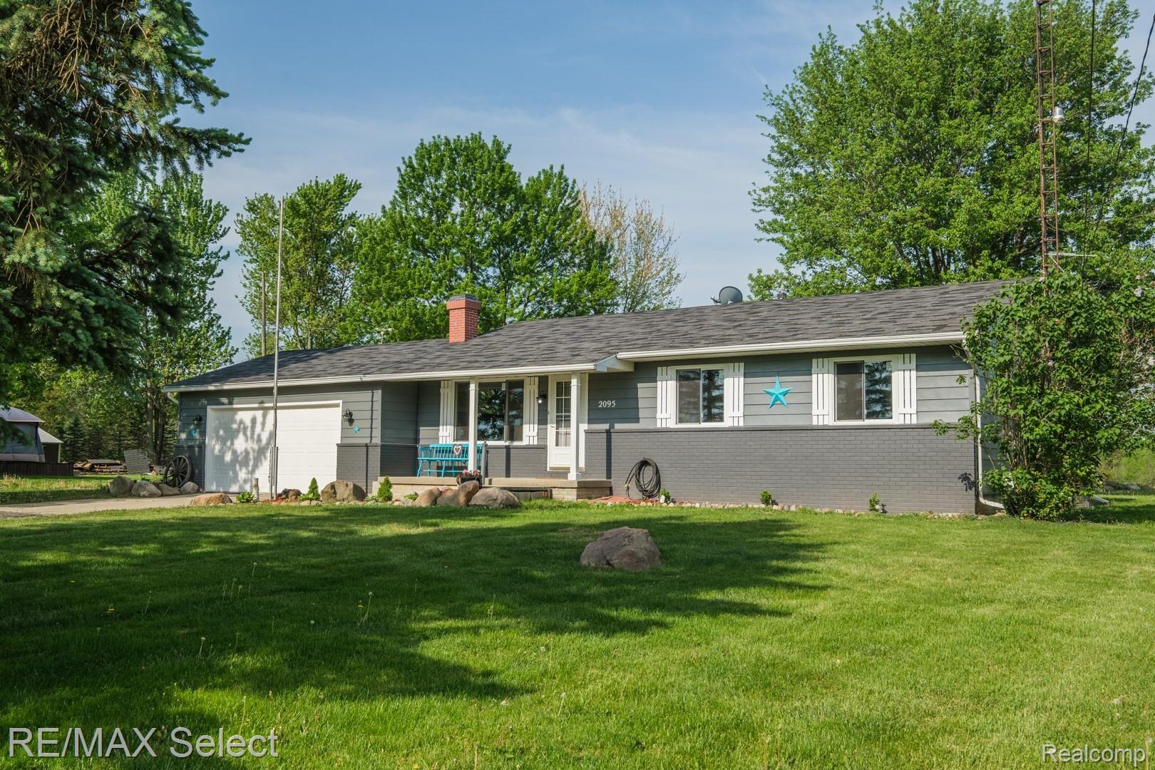 2095 North Morrish Road Flushing, MI 48433 - Photo 2 of 26 DSCF6812-HDR.jpg