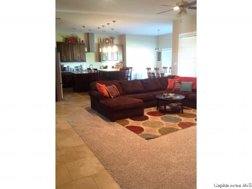 2013 Providence Lane Springfield, IL 62711 - Photo 3 of 28