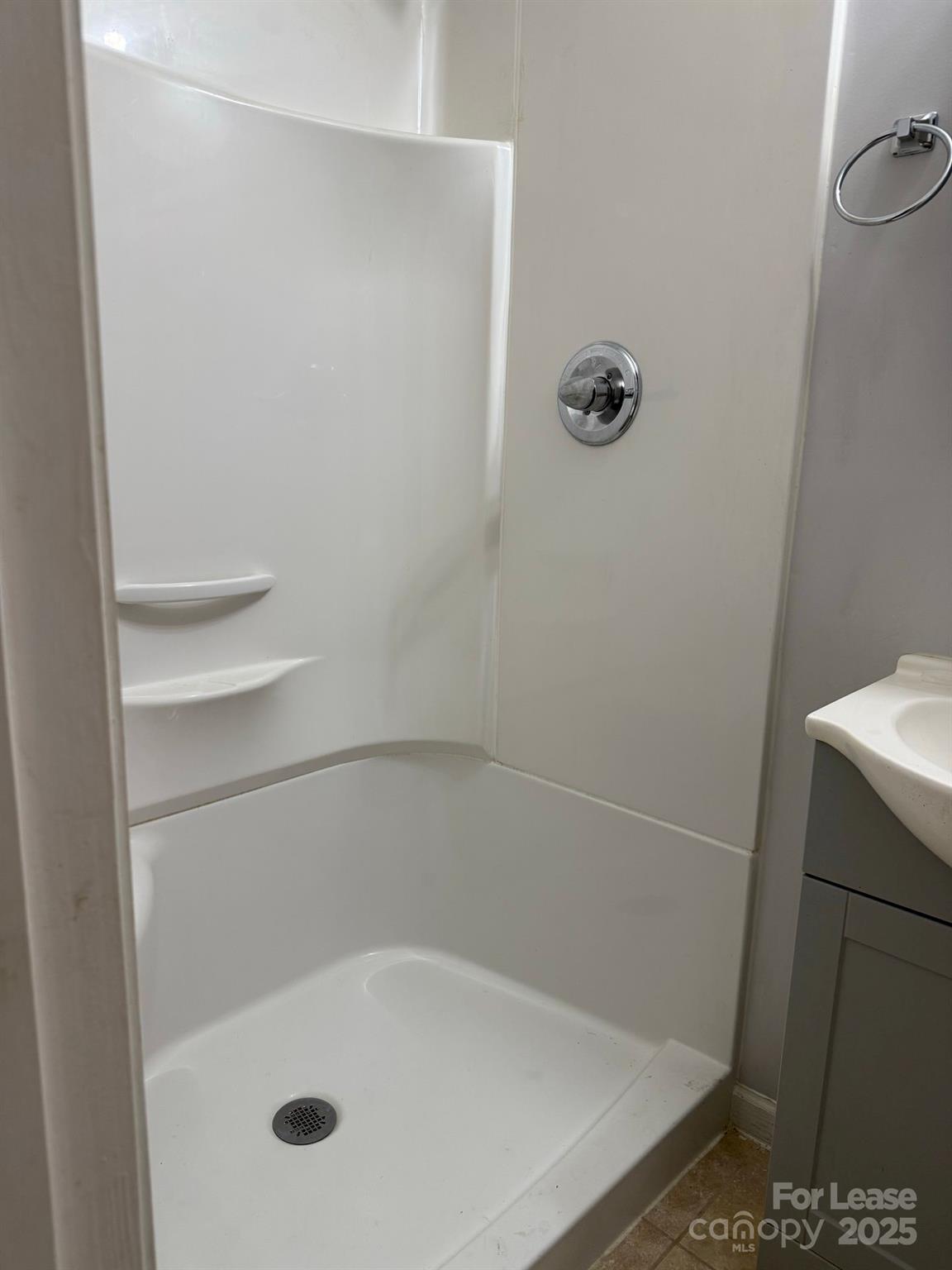 225 J J Brown Road Salisbury, NC 28146 - Photo 4 of 17 a bathroom with a bath tub