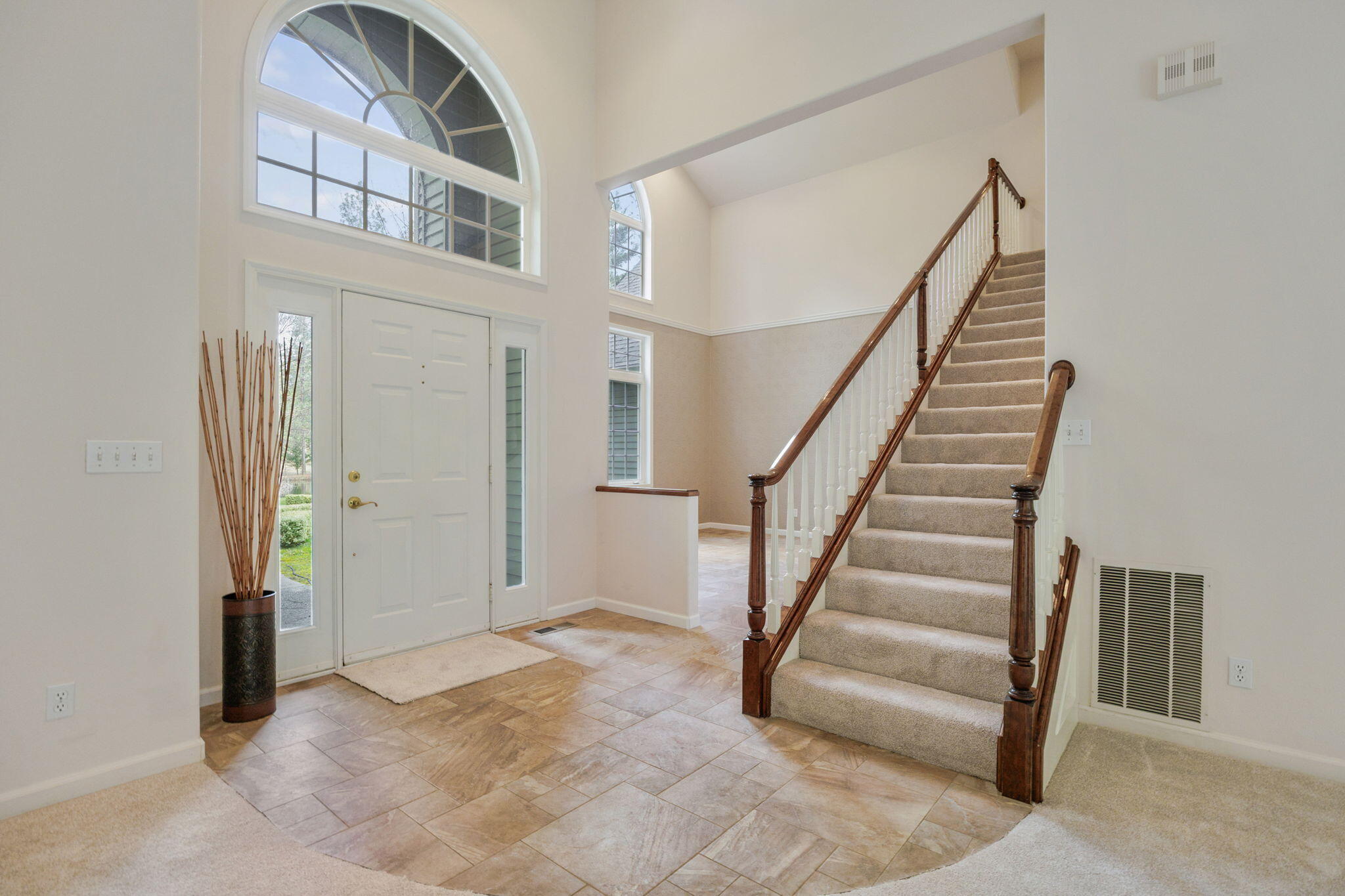 7081 Redthorne Road Rogue River, OR 97537 - Photo 15 of 58 a view of entryway and hall with a front door