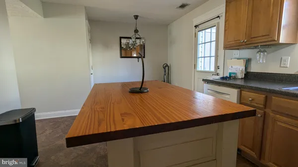 $255,000 | 138 Parkside Drive, Winchester, VA 22602