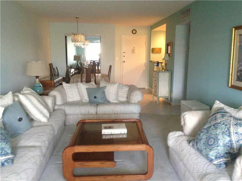 6600 Cypress Road, Unit 504 Plantation, FL 33317 - Photo 2 of 11 Living Room