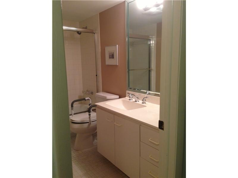 6600 Cypress Road, Unit 504 Plantation, FL 33317 - Photo 10 of 11 Bathroom
