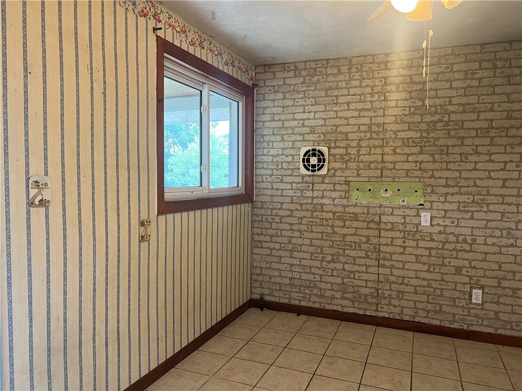 297 Ewings Mill Road Coraopolis, PA 15108 - Photo 3 of 18 Gallery Image 3