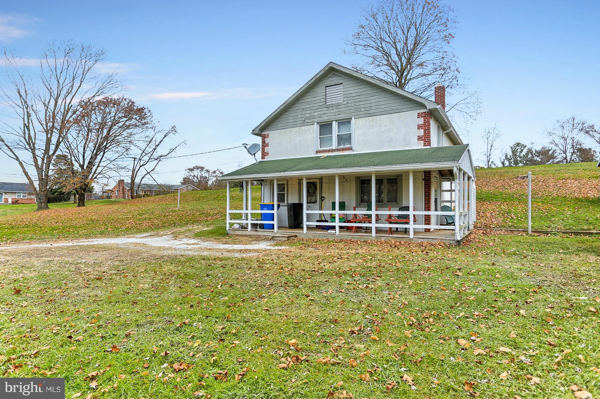310 North Biesecker Road Thomasville, PA 17364 - Photo 2 of 29 Gallery Image 2