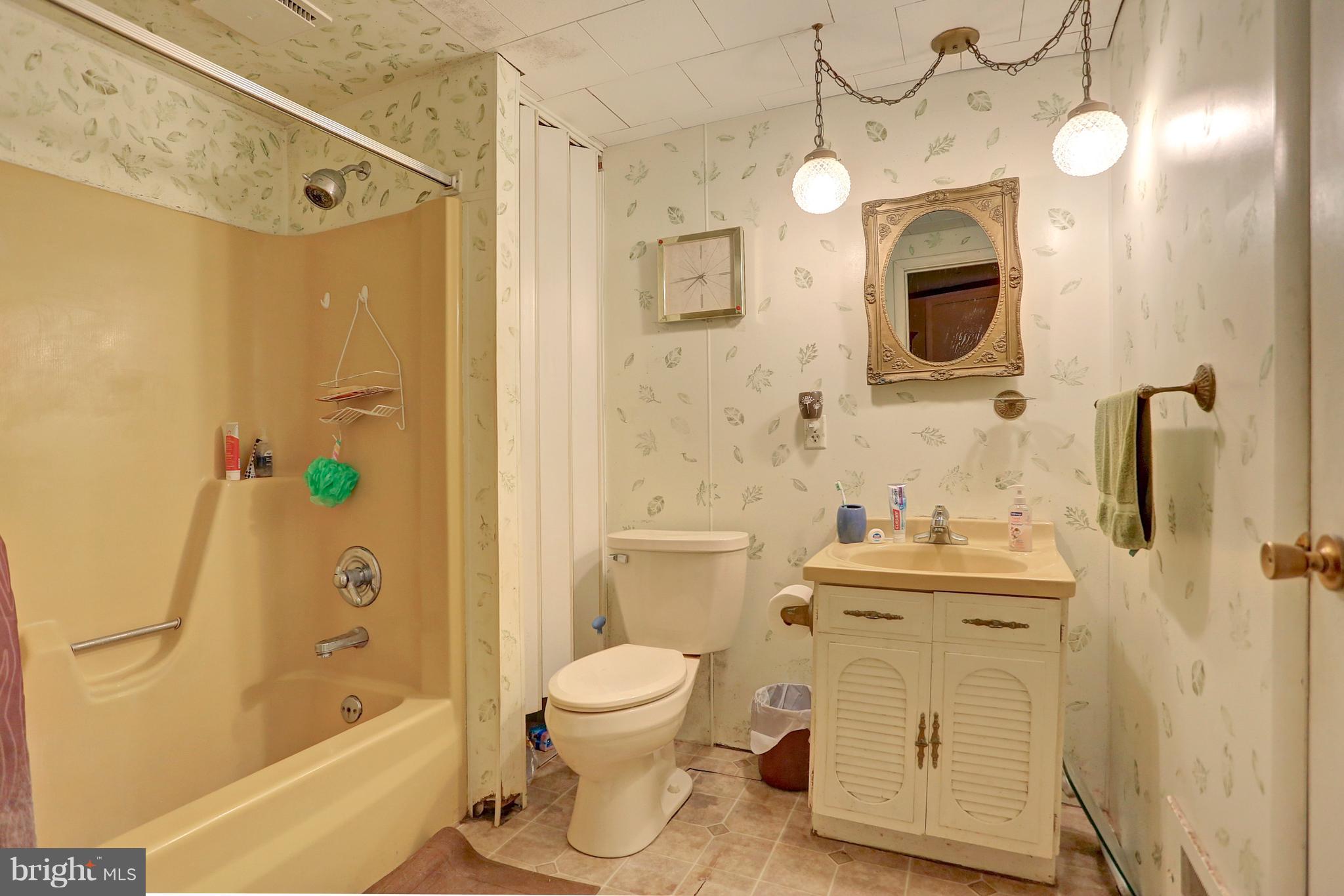 310 North Biesecker Road Thomasville, PA 17364 - Photo 14 of 29 Gallery Image 14