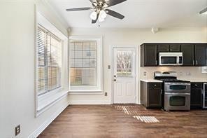 10102 San Ignacio Houston, TX 77075 - Photo 7 of 9 Breakfast