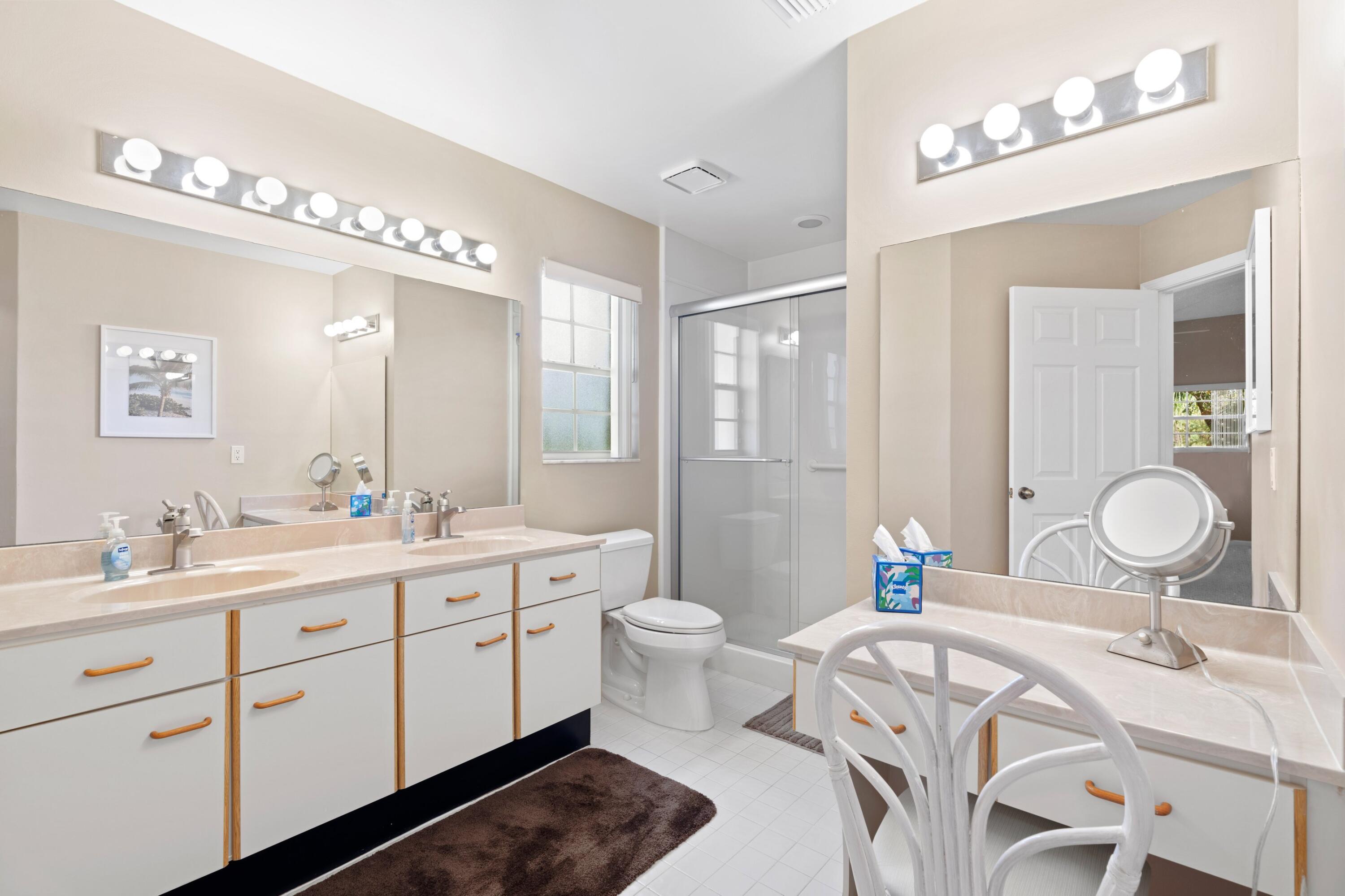 17256 Boca Club Boulevard, Unit 1407 Boca Raton, FL 33487 - Photo 12 of 22 Primary Bathroom