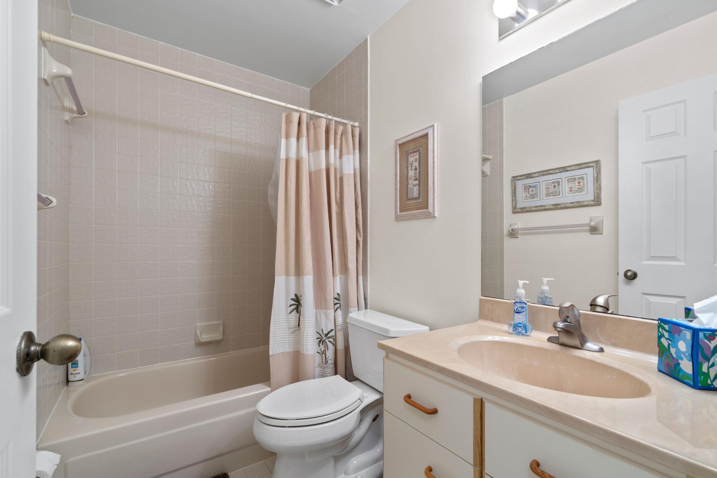 17256 Boca Club Boulevard, Unit 1407 Boca Raton, FL 33487 - Photo 14 of 22 2nd Bathroom