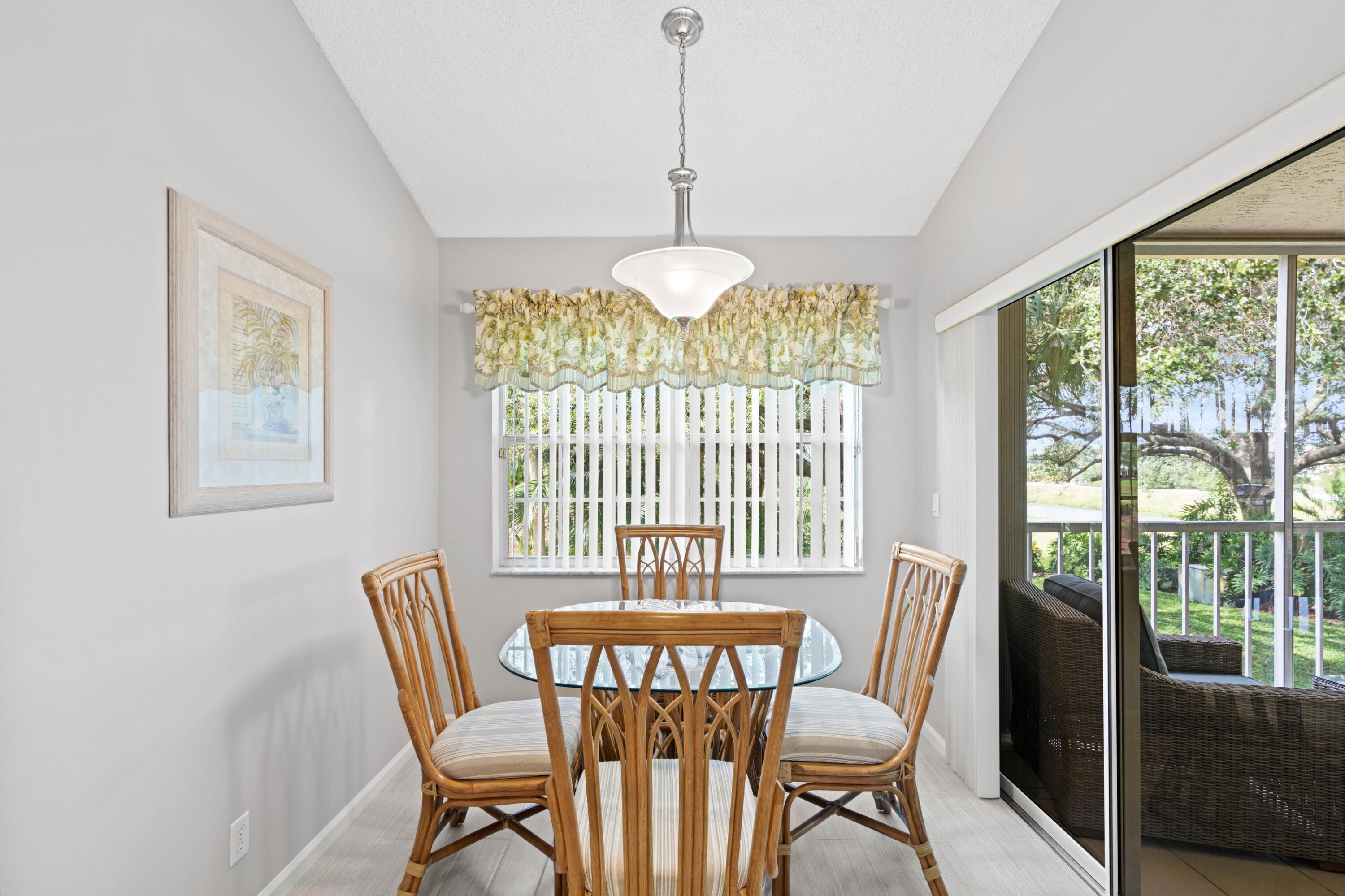 17256 Boca Club Boulevard, Unit 1407 Boca Raton, FL 33487 - Photo 10 of 22 Breakfast Area