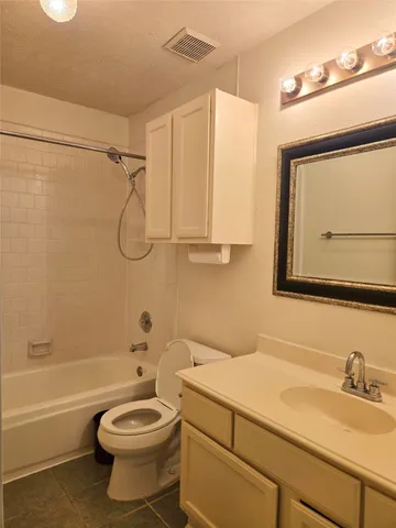 $2,300 | 4515 Oak Valley Drive, Missouri City, TX 77459