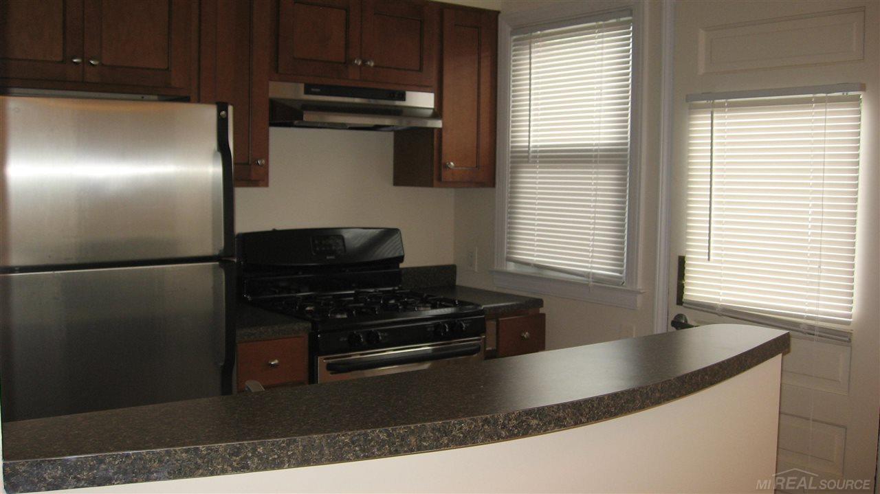 935 Vernier Road Grosse Pointe, MI 48236 - Photo 4 of 5