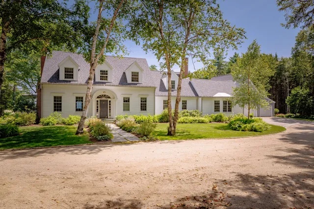 $2,975,000 | 541 East Blue Hill Road, Blue Hill, ME 04614