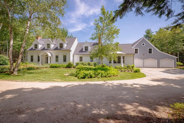 $2,975,000 | 541 East Blue Hill Road, Blue Hill, ME 04614