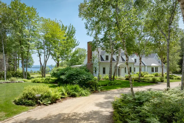 $2,975,000 | 541 East Blue Hill Road, Blue Hill, ME 04614