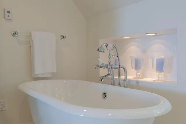 $2,975,000 | 541 East Blue Hill Road, Blue Hill, ME 04614