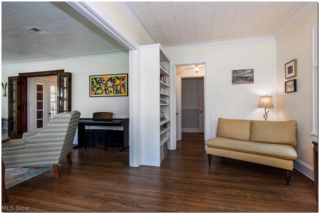 3004 Woodbury Road Cleveland, OH 44120 - Photo 12 of 35