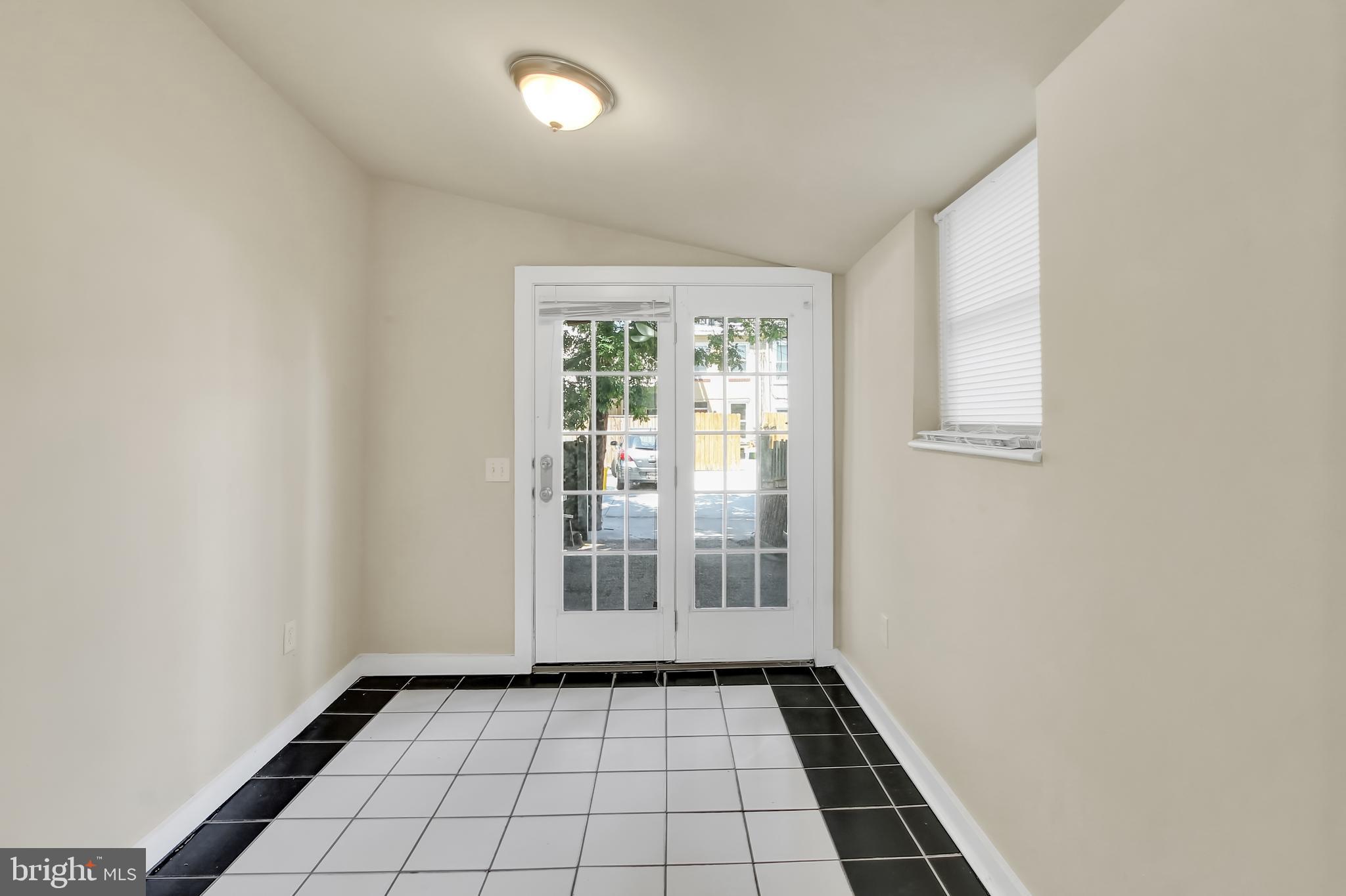 1260 Riverside Avenue Baltimore, MD 21230 - Photo 11 of 25