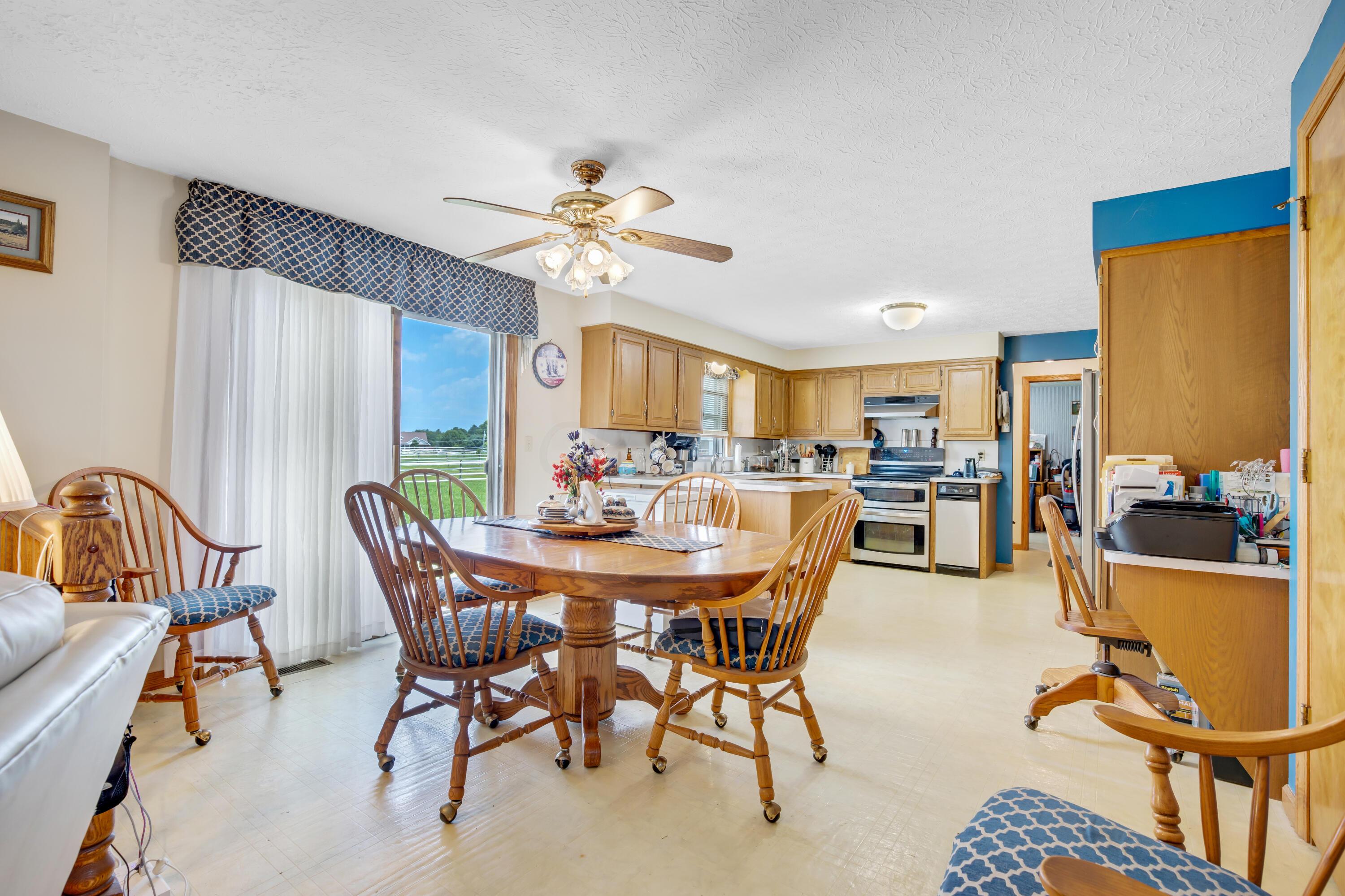 1675 Braumiller Road Delaware, OH 43015 - Photo 22 of 71 22. Dinette