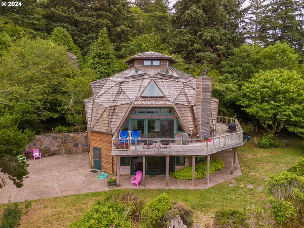 $1,449,000 | 46615 Highway 101, Neskowin, OR 97149