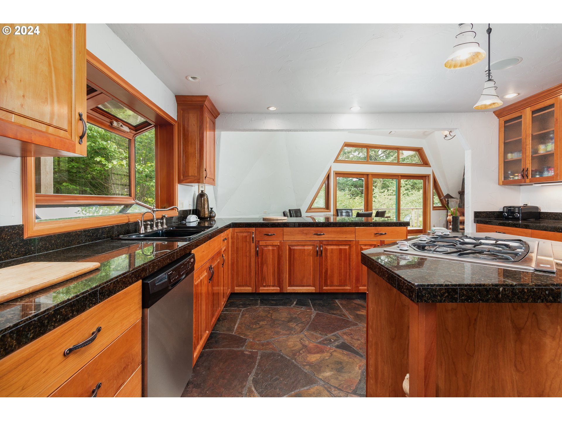 46615 Highway 101 Neskowin, OR 97149 - Photo 6 of 43