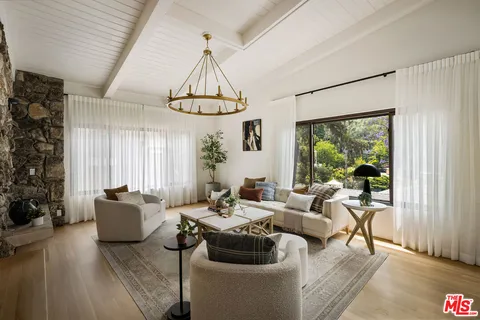 $1,900,000 | 2426 Cazaux Place, Los Angeles, CA 90068
