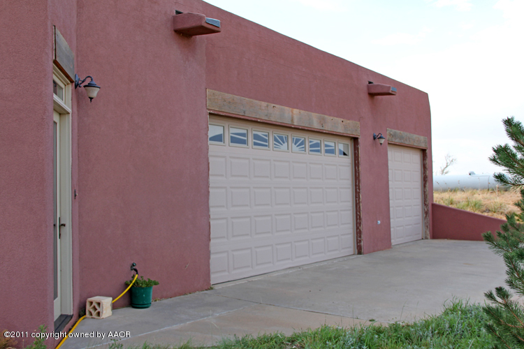 10200 Kukihalo Road Amarillo, TX 79124 - Photo 7 of 75 Garage