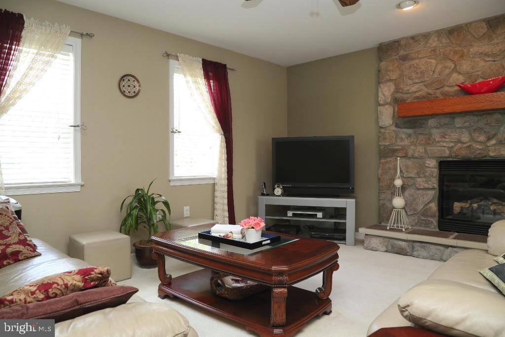 858 Sylvan Road Lancaster, PA 17601 - Photo 4 of 32 Gallery Image 4