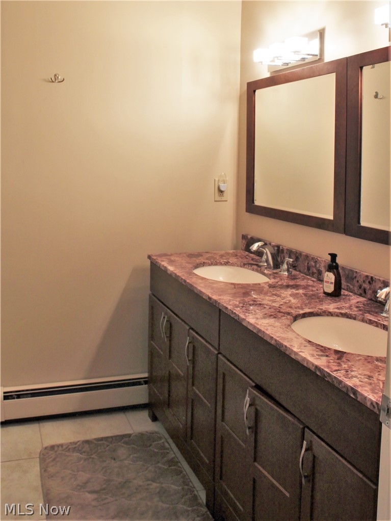 30790 Jackson Road Chagrin Falls, OH 44022 - Photo 8 of 11 Master bath