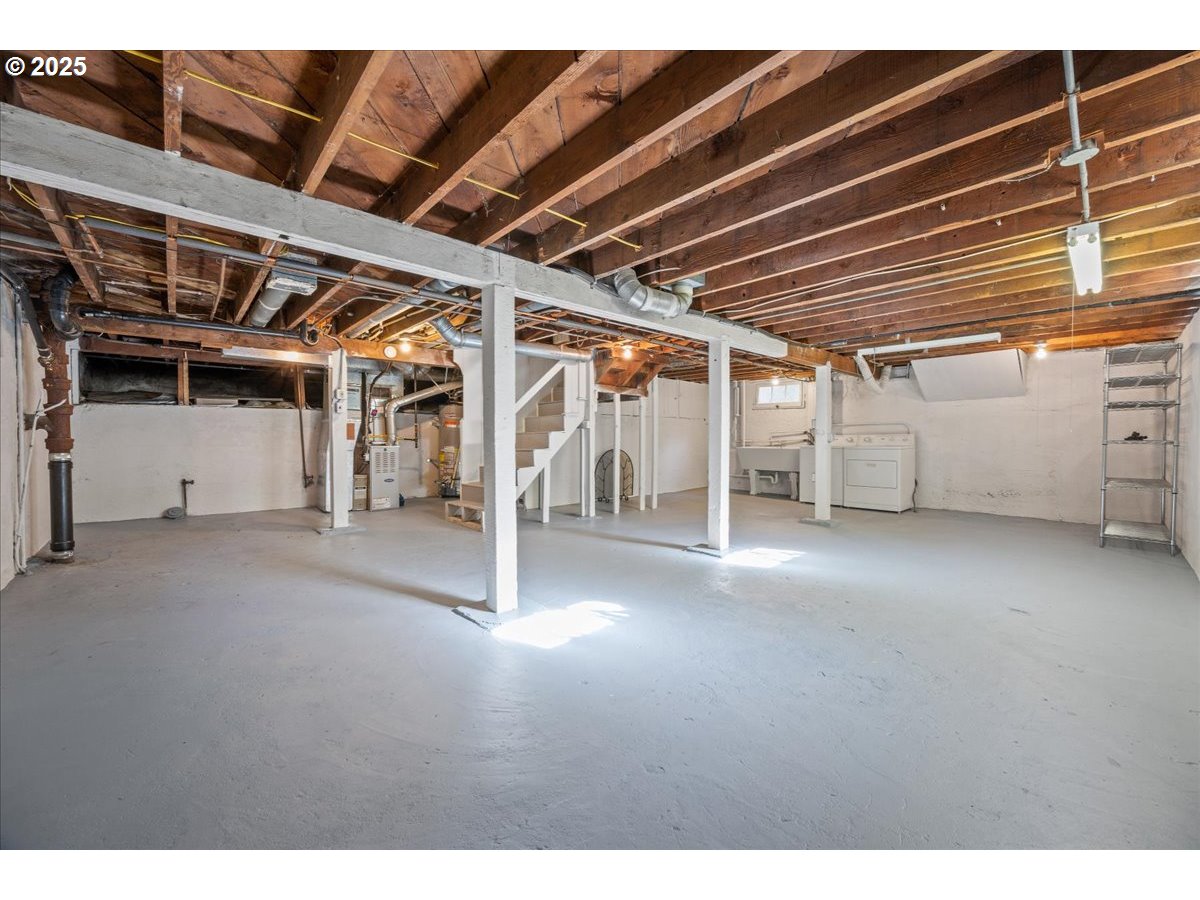 3448 Southeast Sherman Street Portland, OR 97214 - Photo 31 of 40 a view of empty room