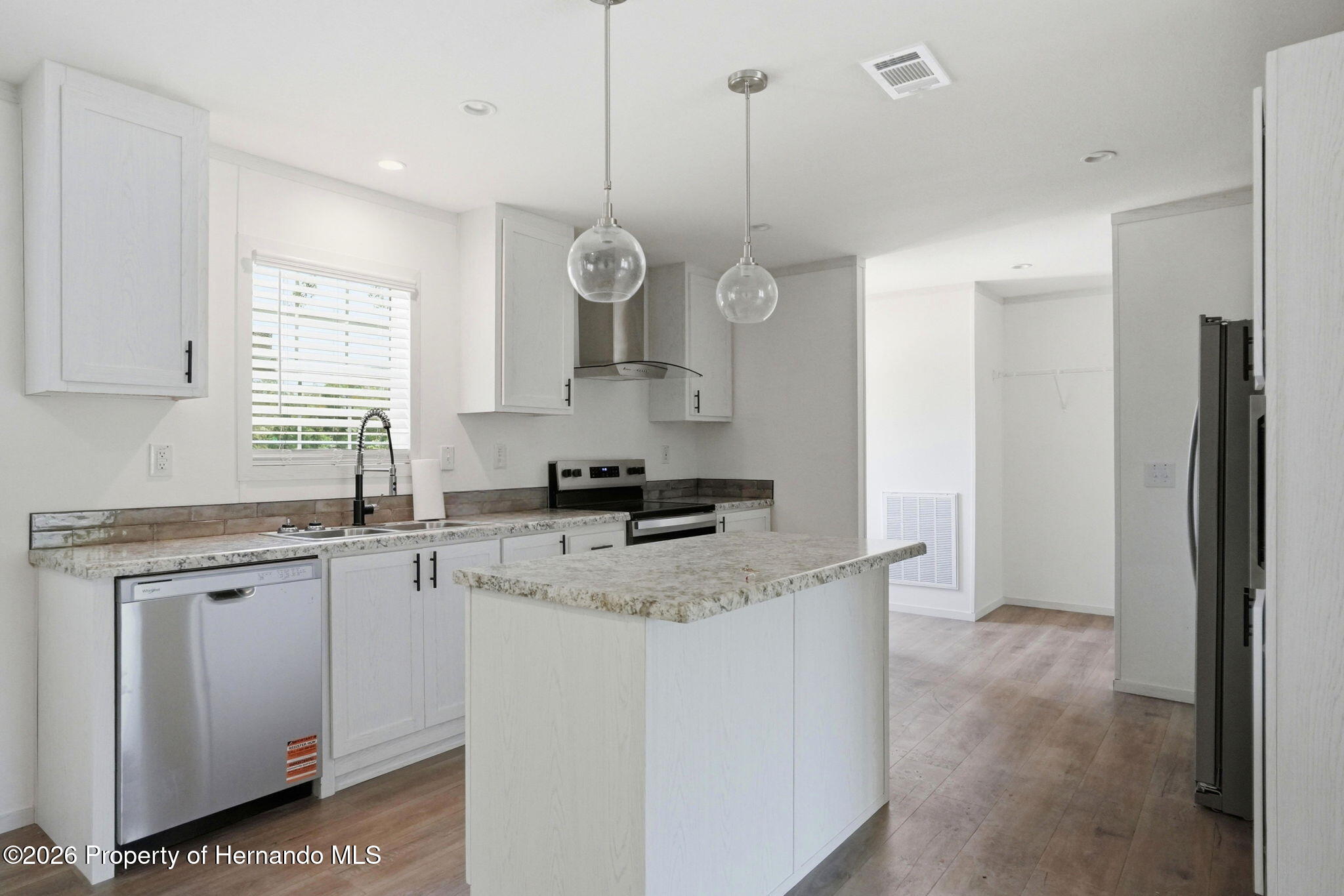 9533 Round Lake Road Weeki Wachee, FL 34613 - Photo 3 of 67