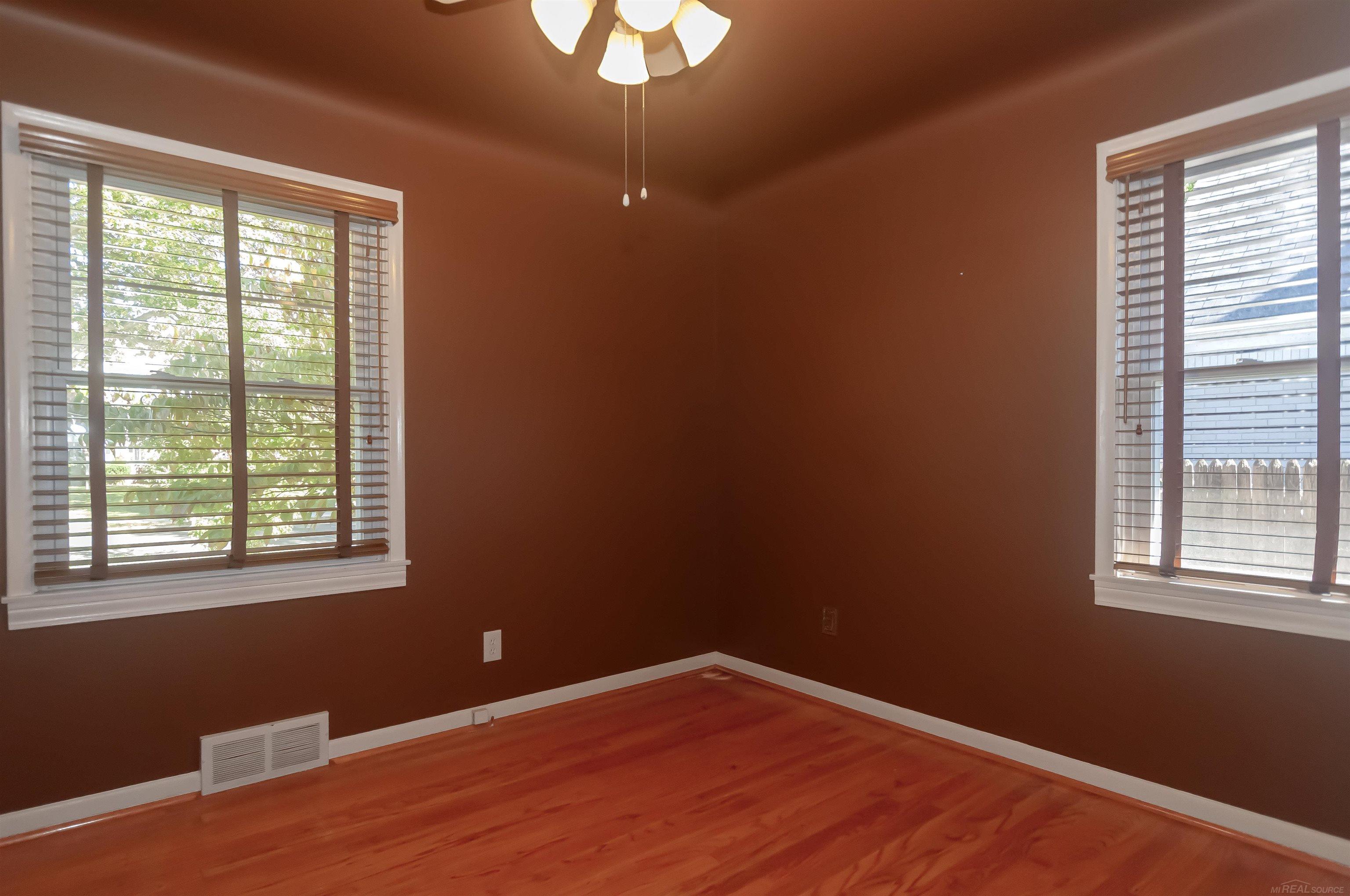 1229 Cadieux Road Grosse Pointe Park, MI 48230 - Photo 23 of 42