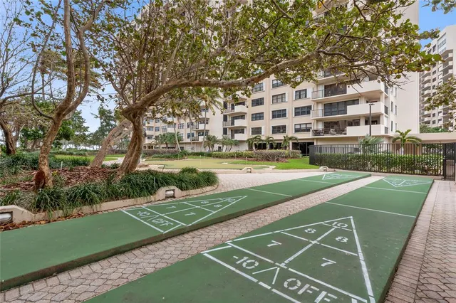 $7,000 | 4900 North Ocean Boulevard, Unit 416, Lauderdale-by-the-Sea, FL 33308