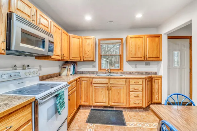 $595,000 | 48300 366th Street, New York Mills, MN 56567