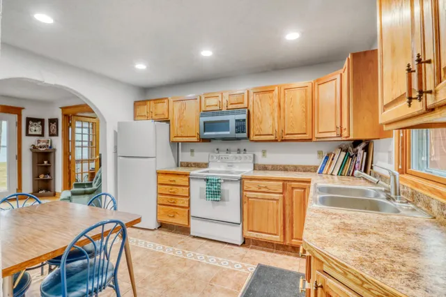 $595,000 | 48300 366th Street, New York Mills, MN 56567