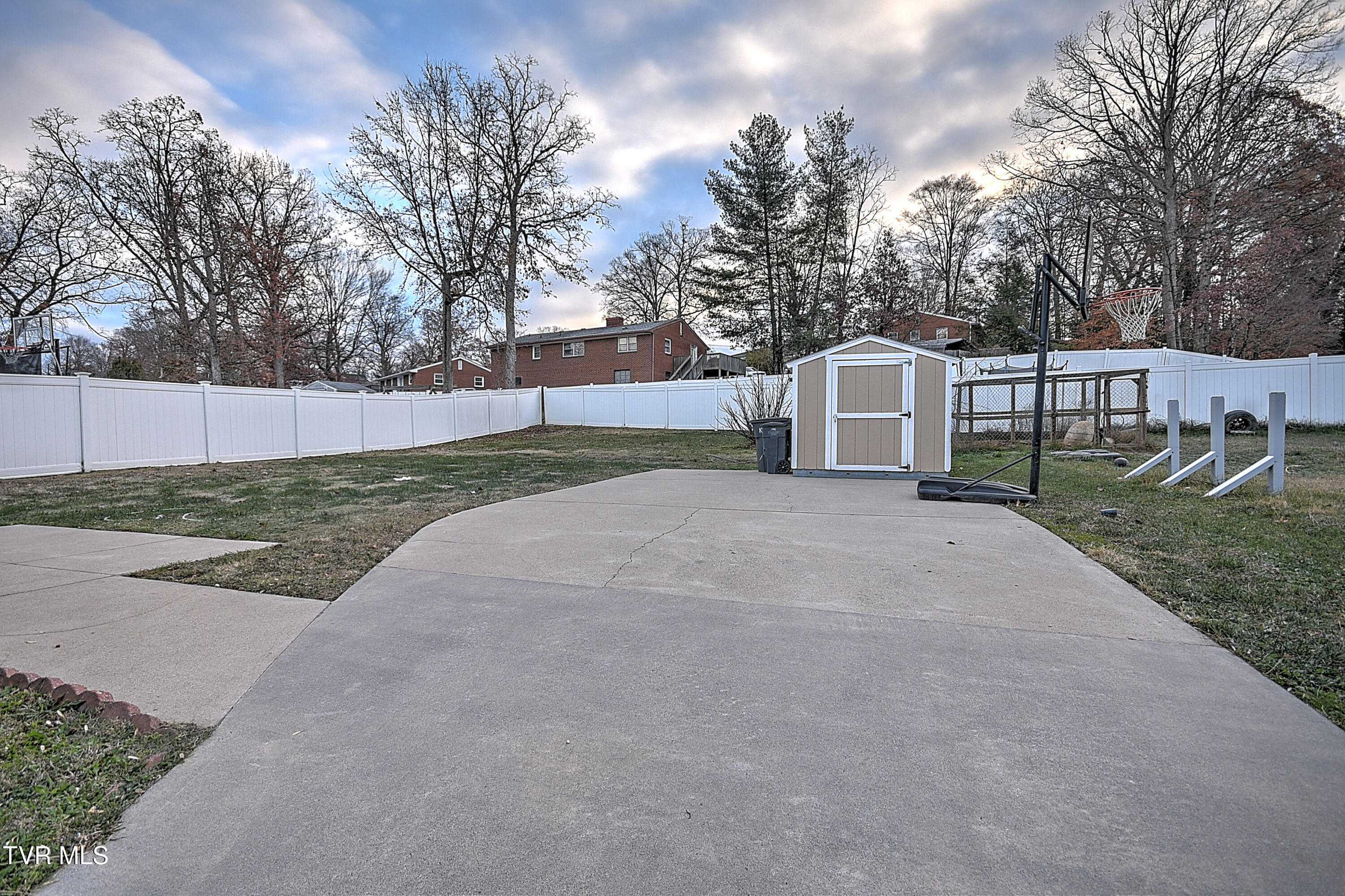 2124 Sherwood Road Kingsport, TN 37664 - Photo 34 of 37 Sherwood BJ-34