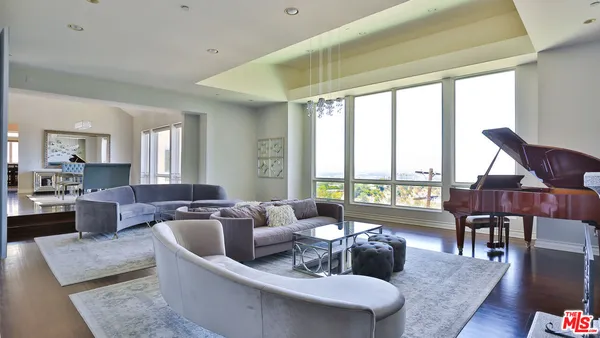 $19,000 | 14445 Mulholland Drive, Los Angeles, CA 90077